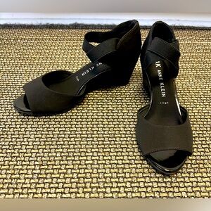 AK Anne Klein Flex Aktova Black Wedge Sandals Dress Shoes Open Toe Women’s 7.5